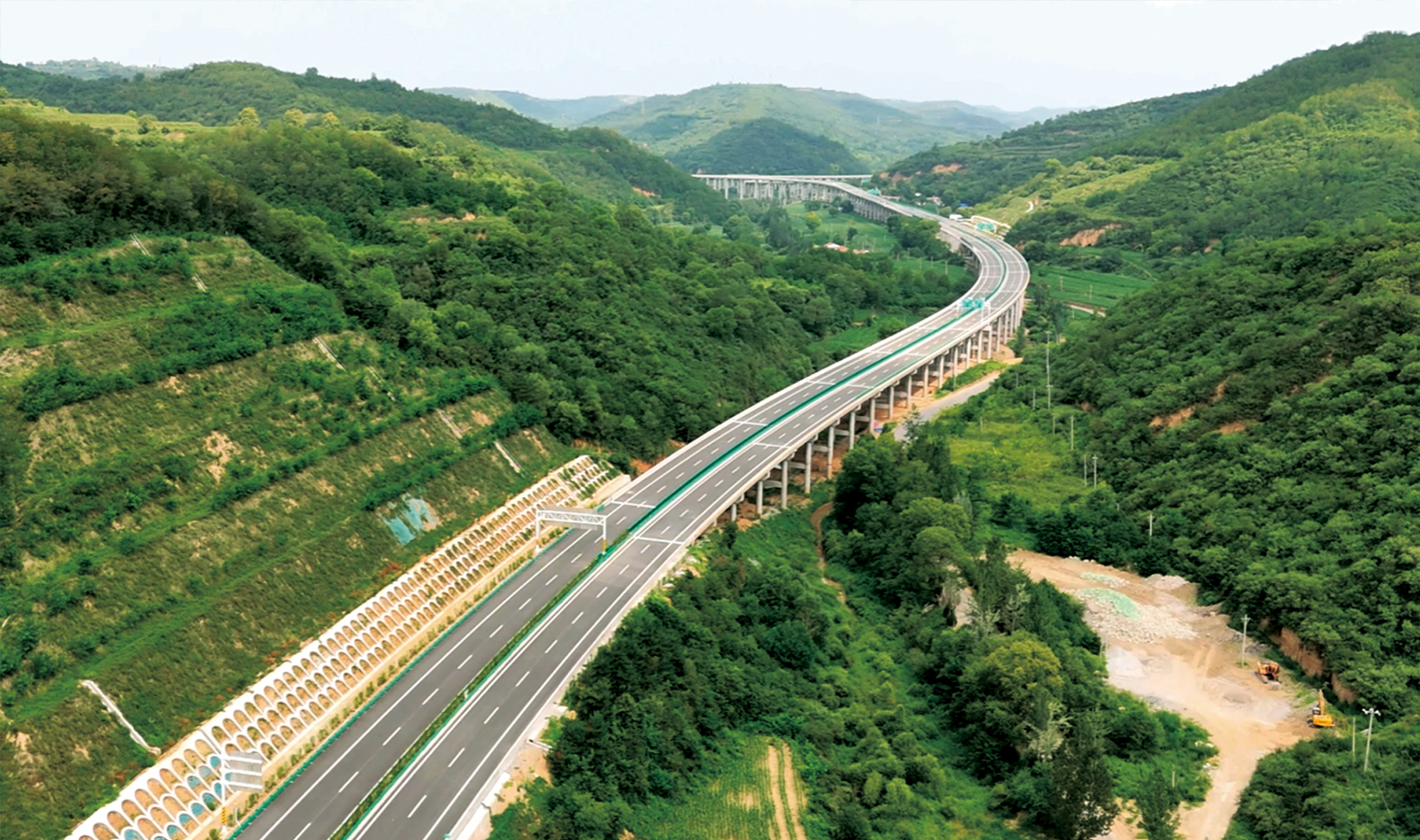 麟游至法门寺高速公路全线建成通车
